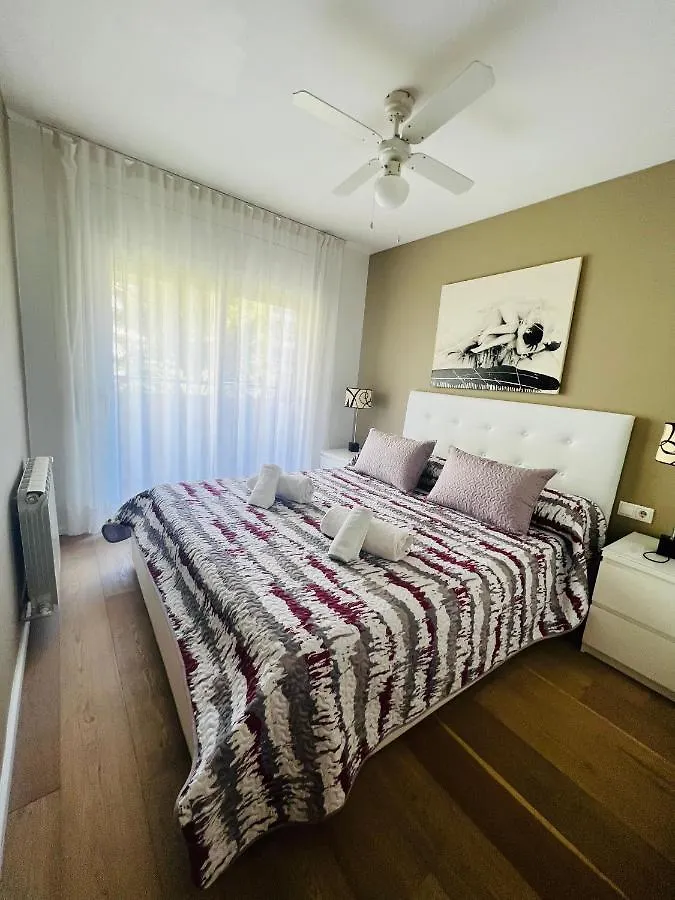 Lux Apartament سالو شقة